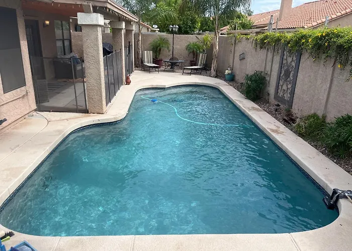 North Phoenix With Secured Parking Holiday home *