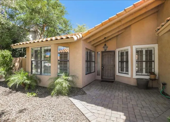 Holiday home North Phoenix With Secured Parking Glendale