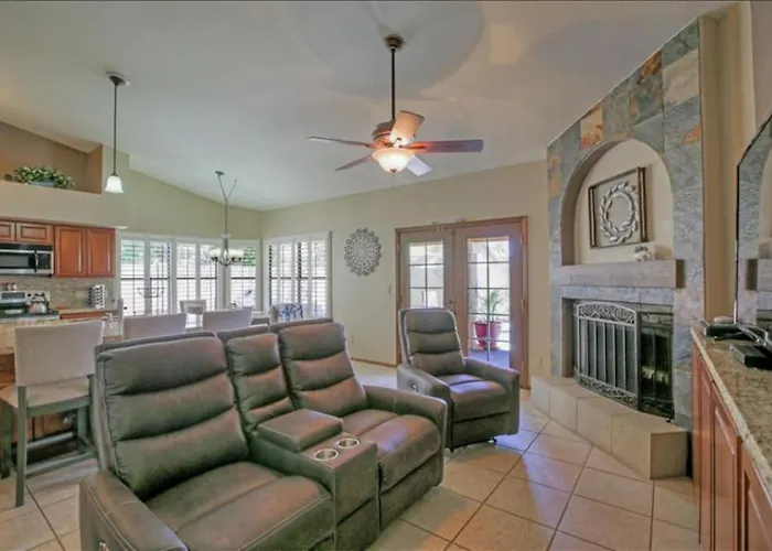 Holiday home North Phoenix With Secured Parking