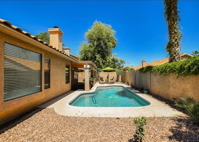 Holiday home North Phoenix With Secured Parking